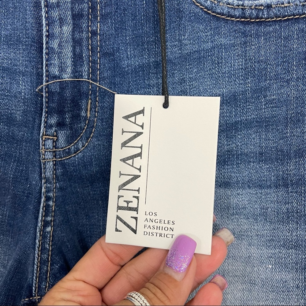 NWT Zenana Medium Wash Denim High Rise Raw Hem Shorts - Picture 6 of 8